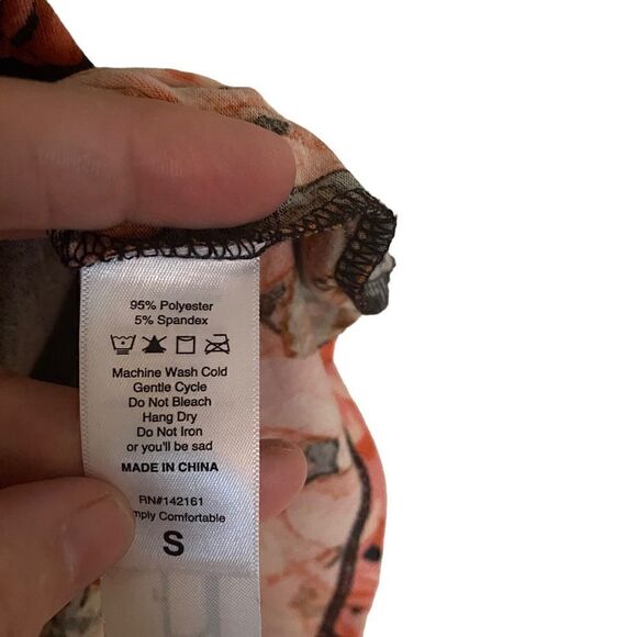 LulaRoe floral vneck short sleeve black red small - Picture 4 of 5